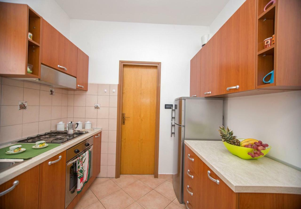 Vigo Apartment ลาบิน ภายนอก รูปภาพ